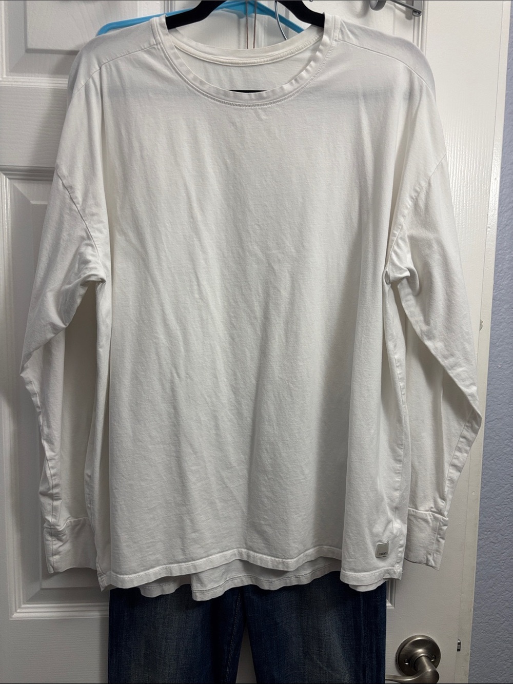 Vuori White Featherweight Oversized Long Sleeve Crew Tee - Picture 3 of 5